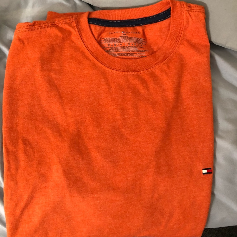 Tommy Hilfiger Orange T-Shirt (Large)
